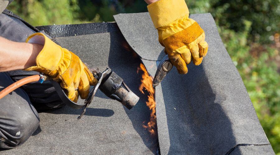 Professional residential roofers in Magness, AR